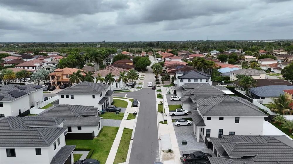 14405 SW 13th Ter Miami, FL 33184