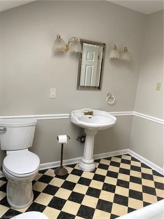 363 Periwinkle Road Eden, NC 27288