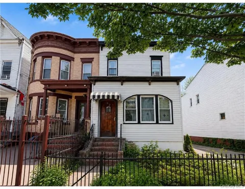 93 Linwood Street