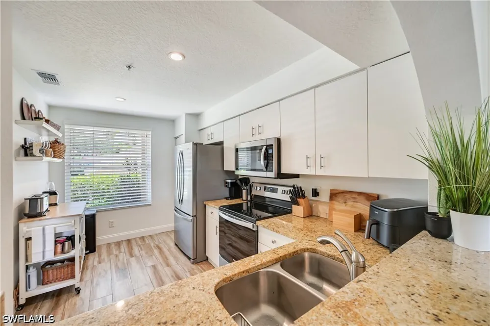 Huntington Lakes Circle #102 Naples, FL 34119