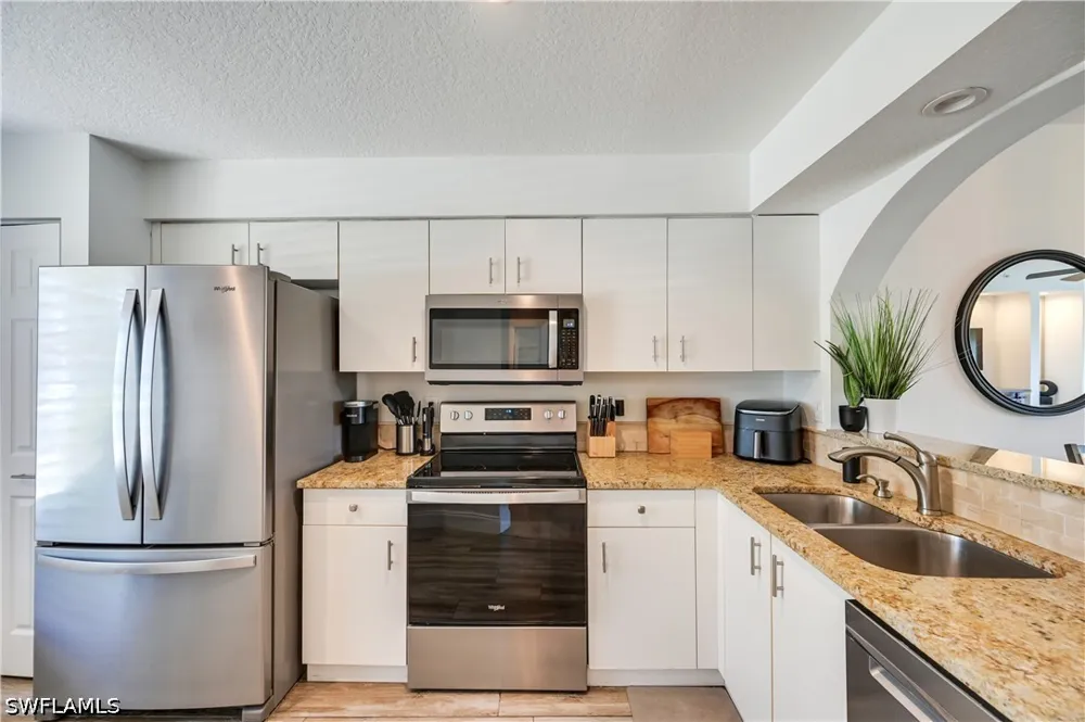 Huntington Lakes Circle #102 Naples, FL 34119