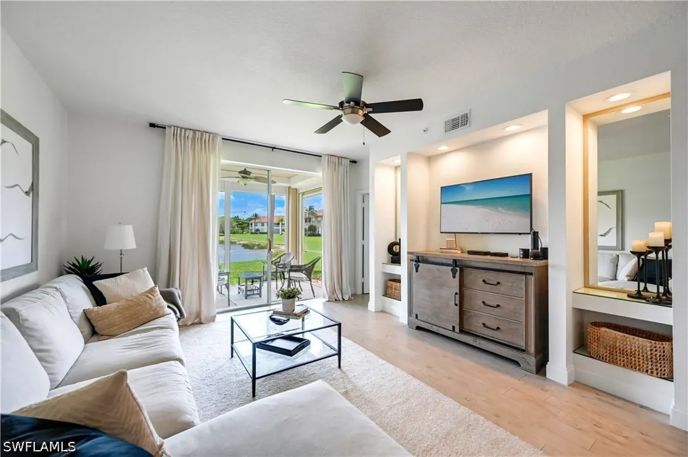Huntington Lakes Circle #102 Naples, FL 34119