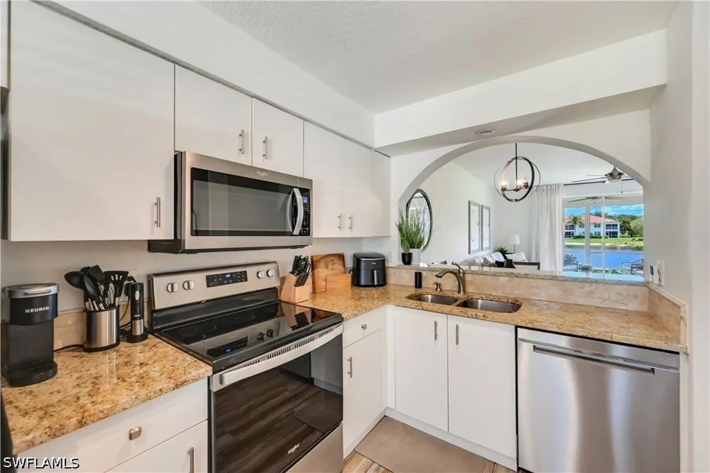 Huntington Lakes Circle #102 Naples, FL 34119