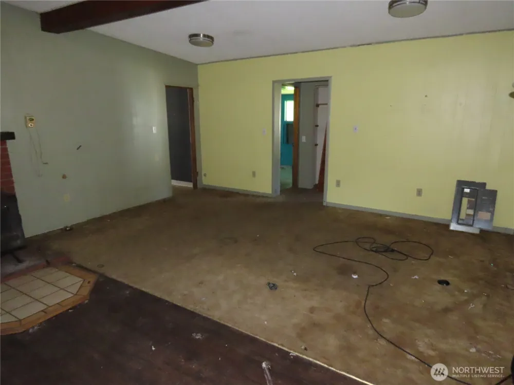 1047 Pine Street Grayland, WA 98547