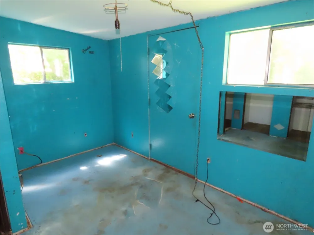 1047 Pine Street Grayland, WA 98547