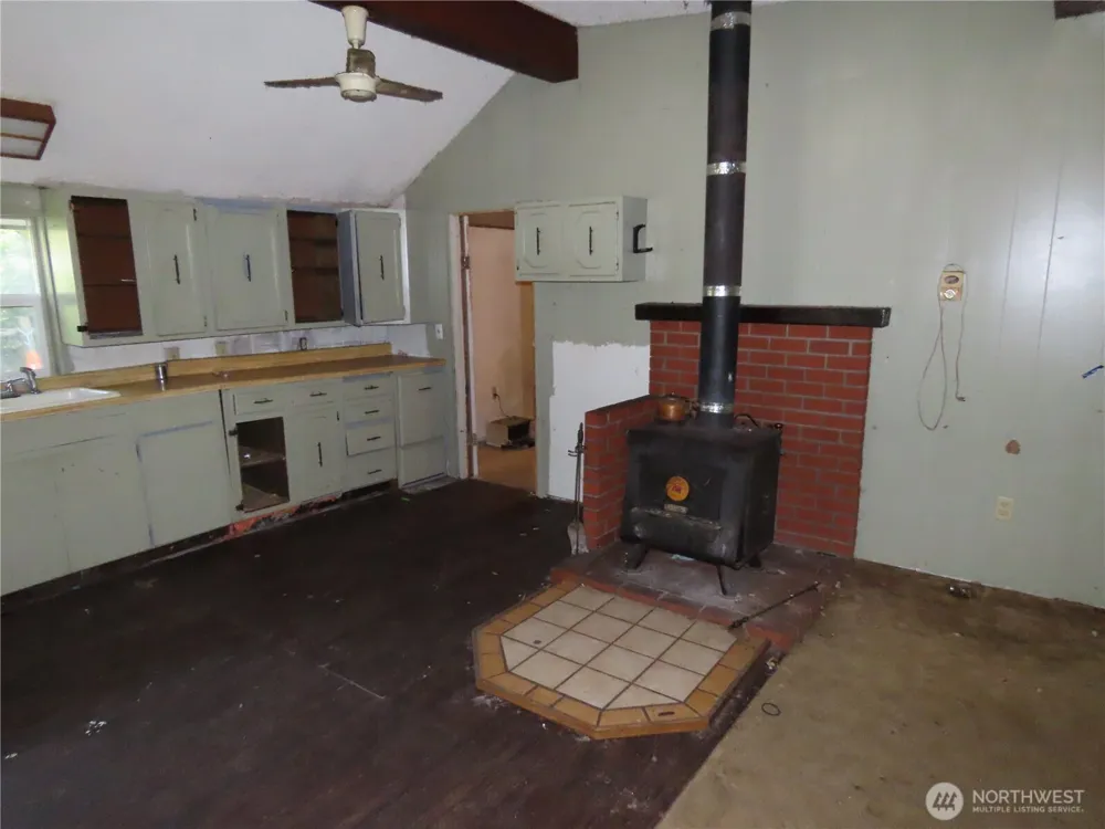 1047 Pine Street Grayland, WA 98547