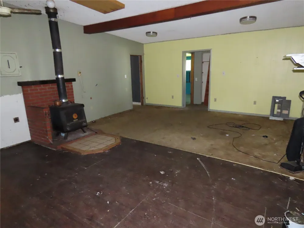 1047 Pine Street Grayland, WA 98547