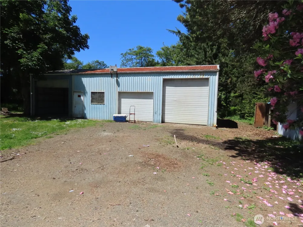 1047 Pine Street Grayland, WA 98547
