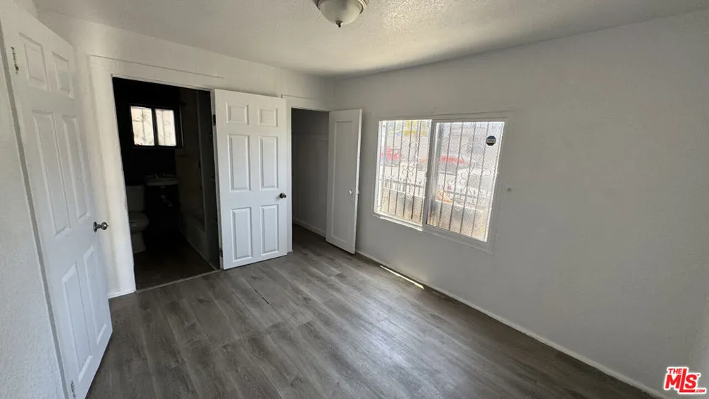 8806 Beach Street #8806 Los Angeles, CA 90002