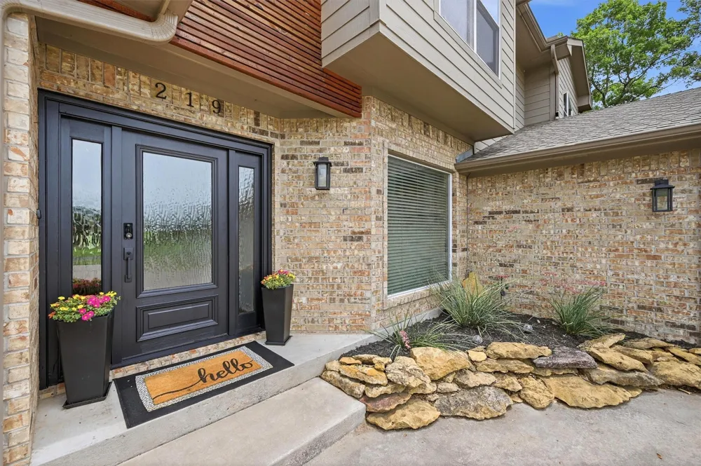 219 Navajo Trail Lake Kiowa, TX 76240