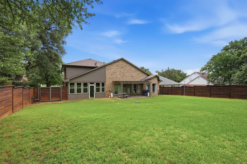 219 Navajo Trail Lake Kiowa, TX 76240