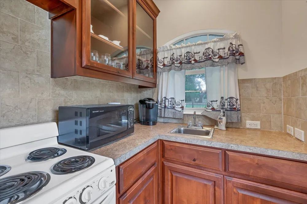 18609 Venture Drive Point Venture, TX 78645