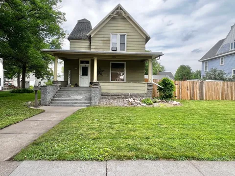 313 E 5th Street