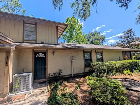 3205 DEER COURT