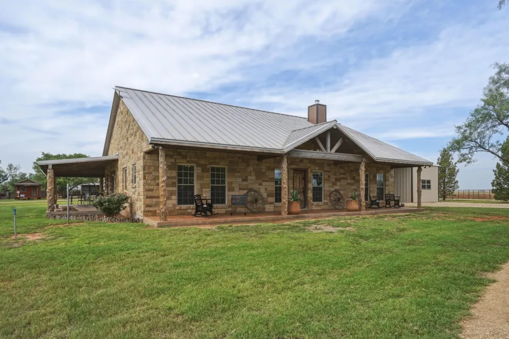15030 Fm 600 Avoca, TX 79503