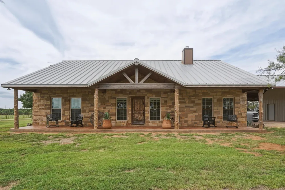 15030 Fm 600 Avoca, TX 79503
