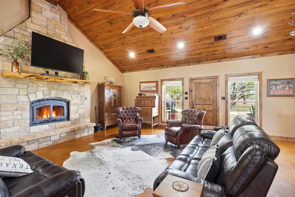 15030 Fm 600 Avoca, TX 79503