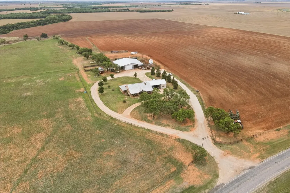 15030 Fm 600 Avoca, TX 79503