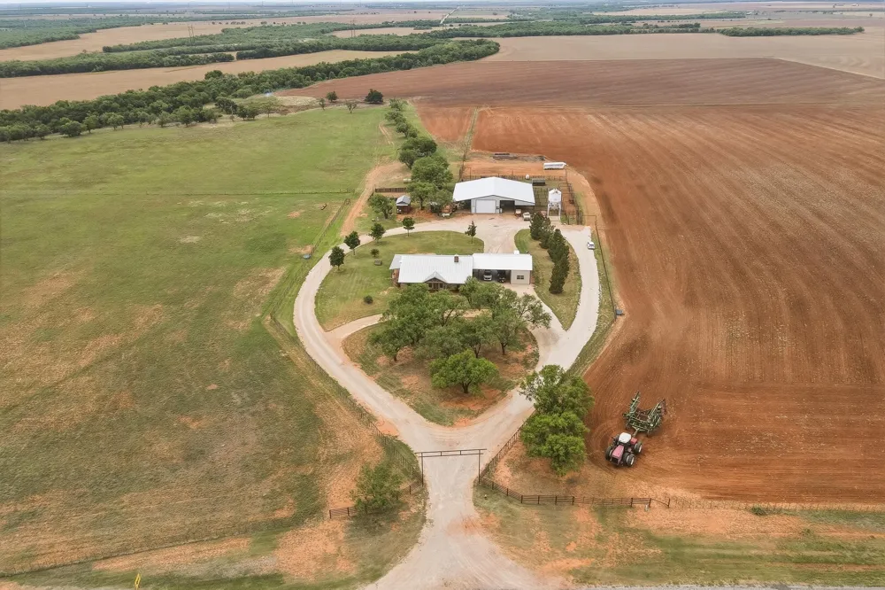 15030 Fm 600 Avoca, TX 79503
