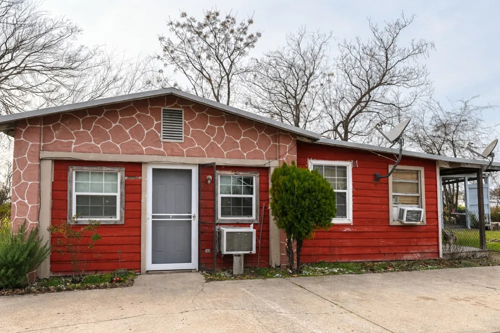 108 Ellis Ave Avenue Mt Pleasant, TX 75455