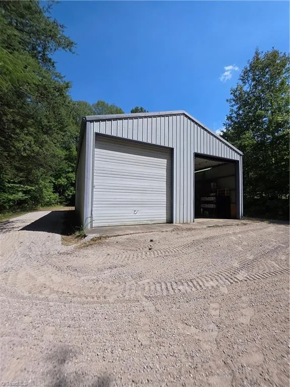 102 Hawks Road King, NC 27021