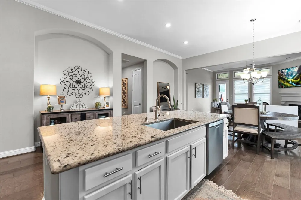 561 Rolling Brook Lane Pinehurst, TX 77362