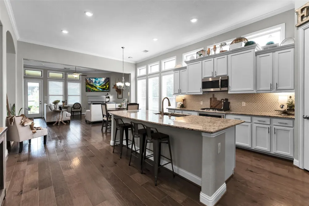 561 Rolling Brook Lane Pinehurst, TX 77362
