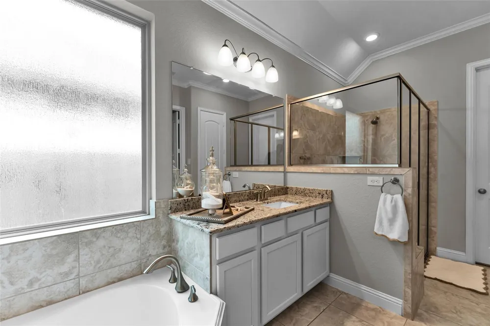 561 Rolling Brook Lane Pinehurst, TX 77362