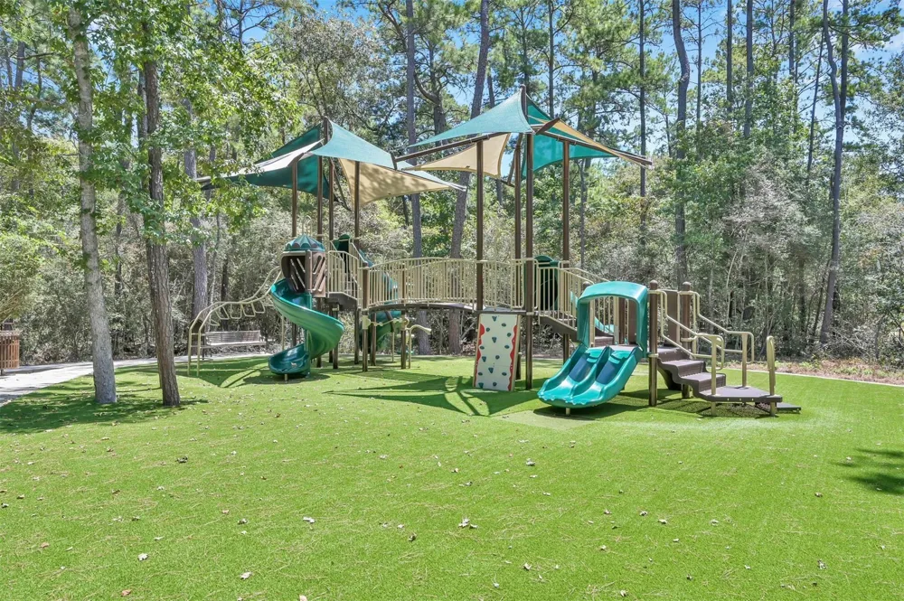 561 Rolling Brook Lane Pinehurst, TX 77362