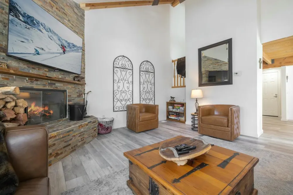 43063 Goldmine Woods Lane Big Bear, CA 92315