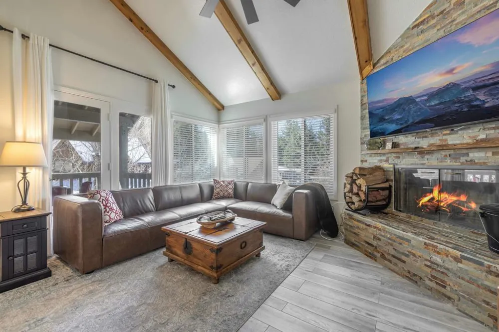 43063 Goldmine Woods Lane Big Bear, CA 92315