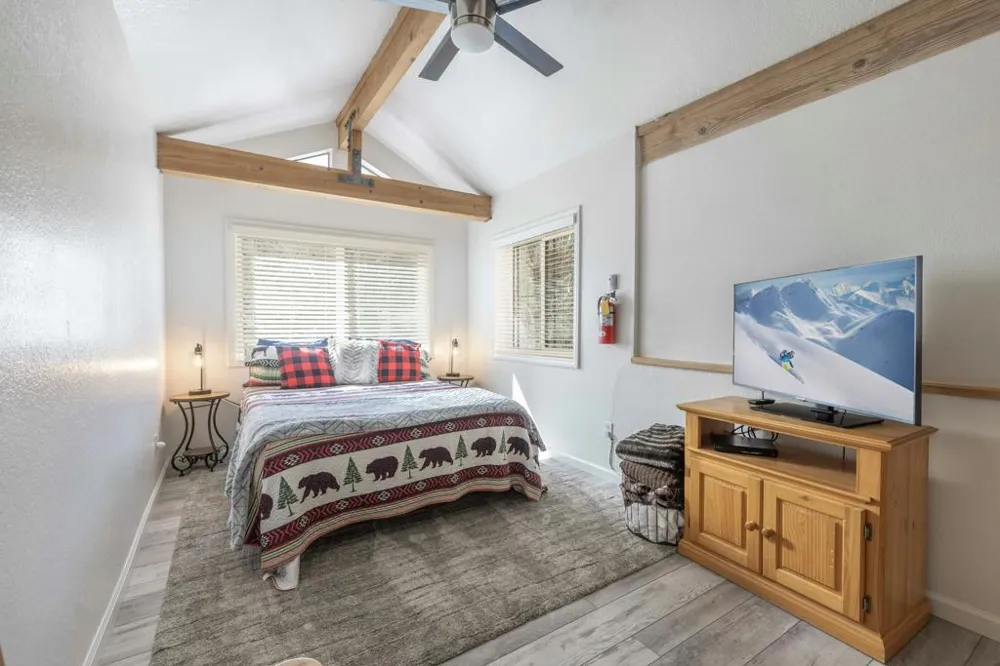 43063 Goldmine Woods Lane Big Bear, CA 92315