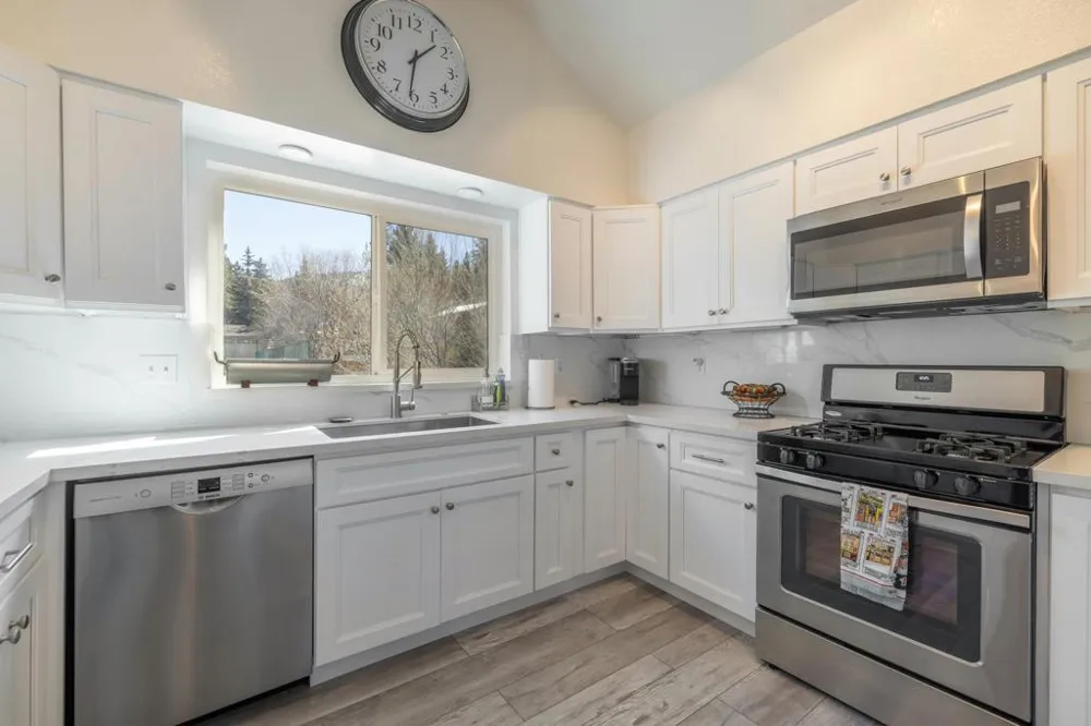43063 Goldmine Woods Lane Big Bear, CA 92315