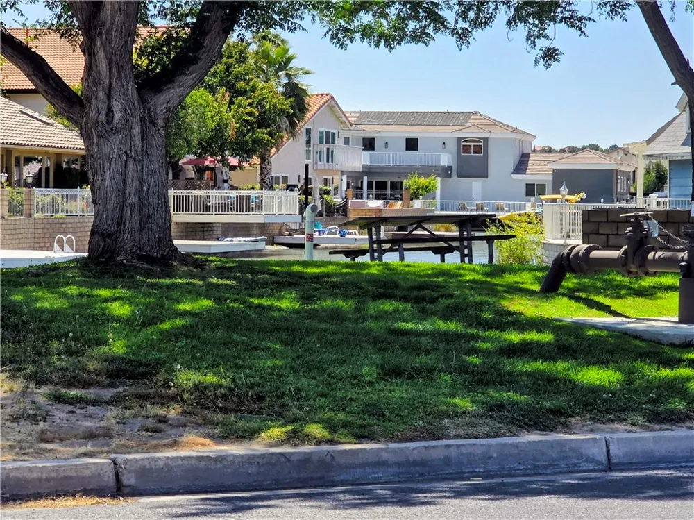13415 Sea Gull Drive Victorville, CA 92395