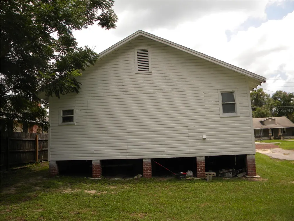 1016 NE 8TH AVENUE ocala, FL 34470
