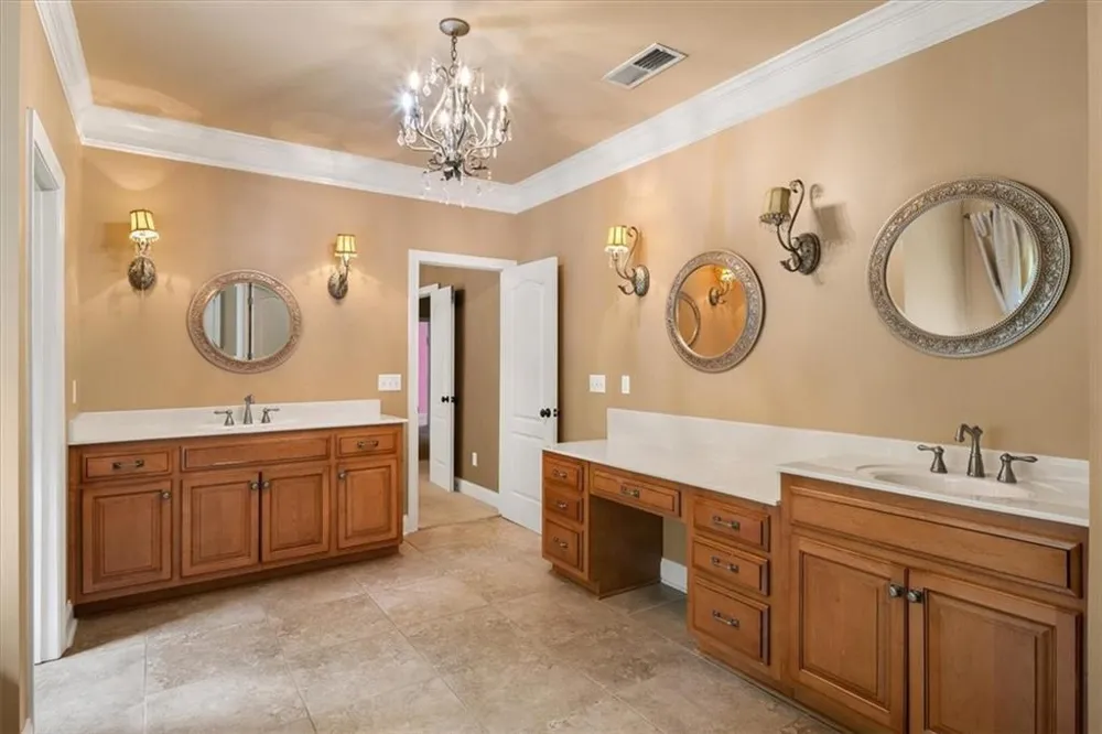 219 Kelvington Way Peachtree City, GA 30269