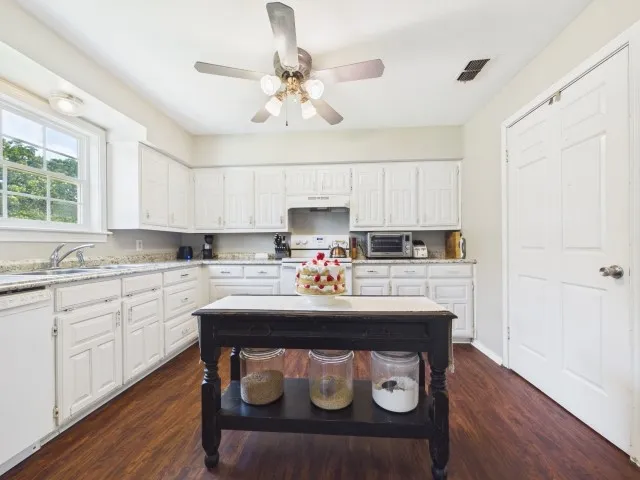 7574 State Highway 64 Ben Wheeler, TX 75754