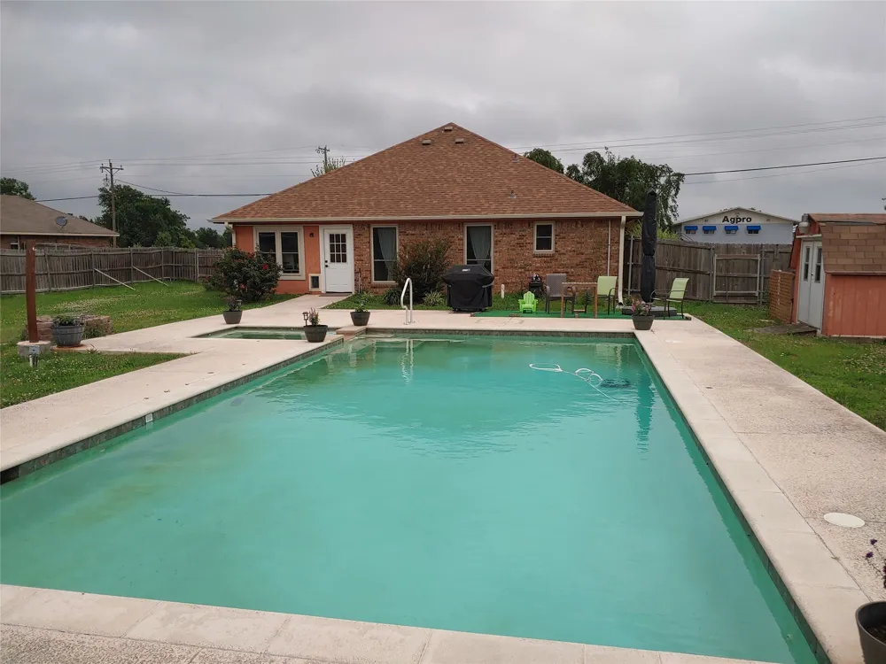 836 Airport Road Reno, TX 75462