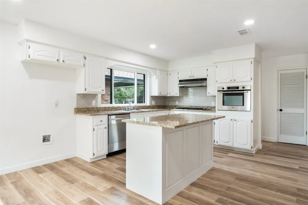 216 Stovall Drive Robinson, TX 76706