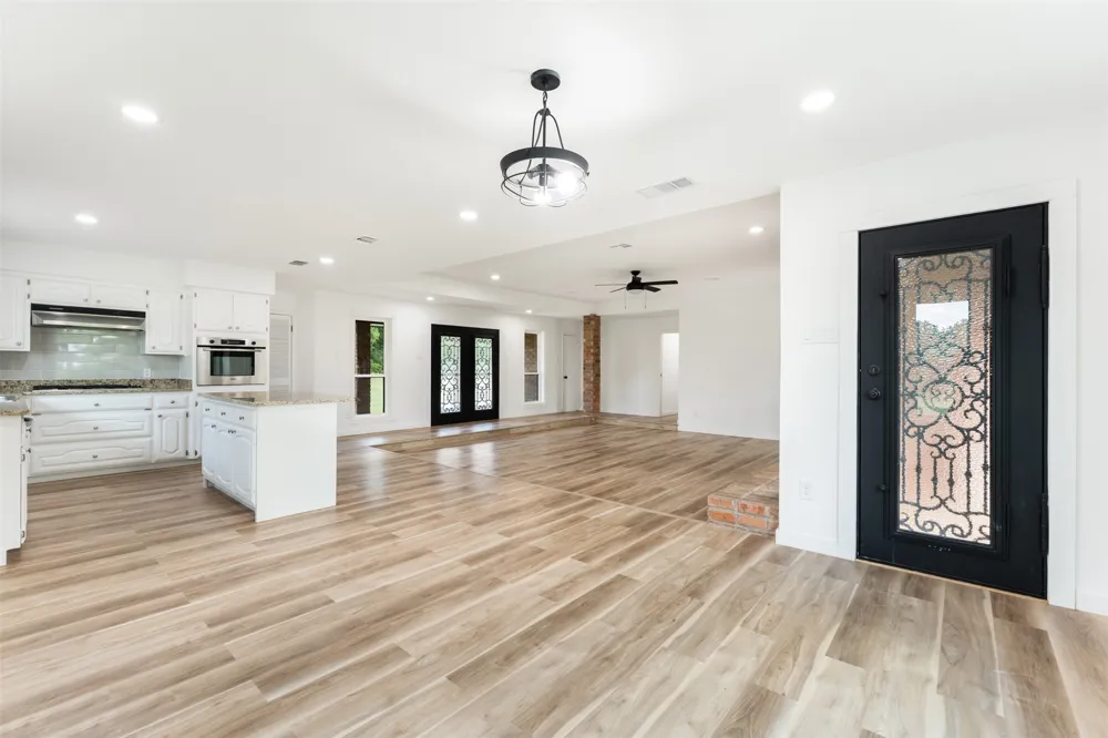 216 Stovall Drive Robinson, TX 76706