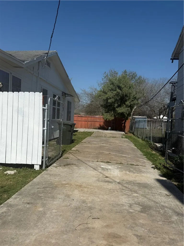 1816 Elizabeth Street Corpus Christi, TX 78404