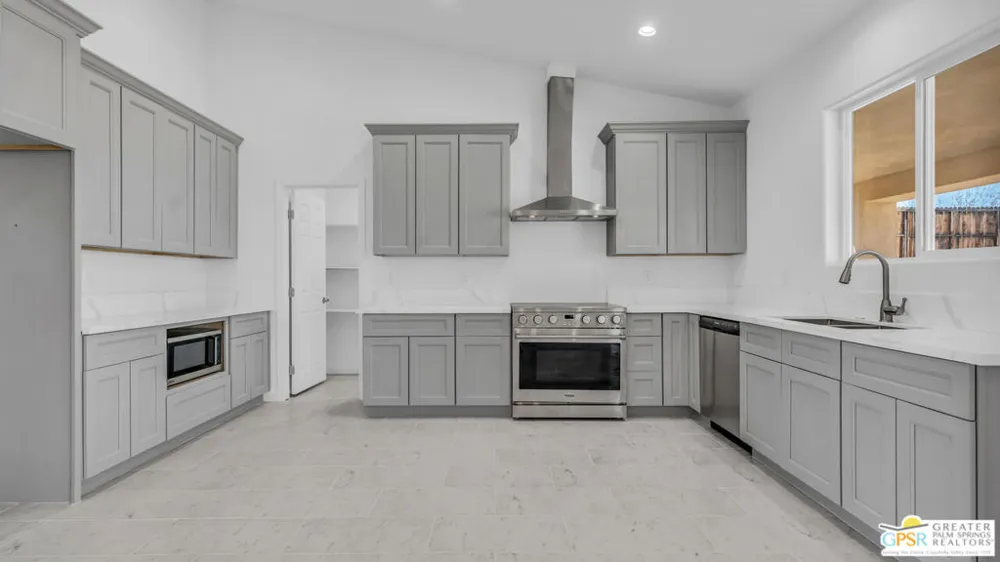 7160 Olympic Road Joshua Tree, CA 92252