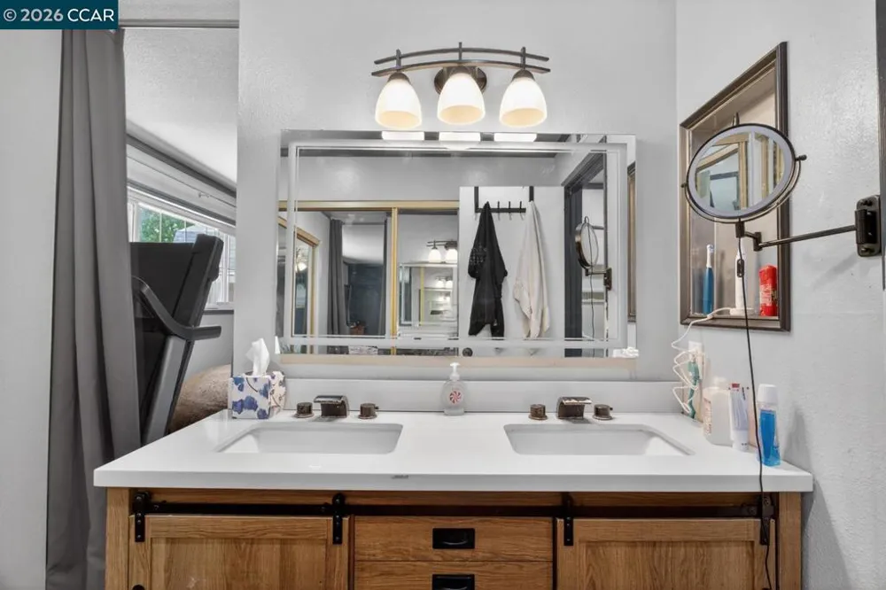 130 Jennifer Ln Vacaville, CA 95687