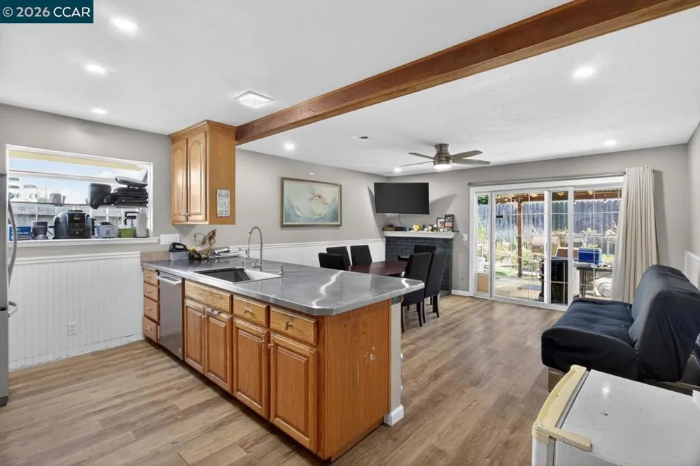 130 Jennifer Ln Vacaville, CA 95687