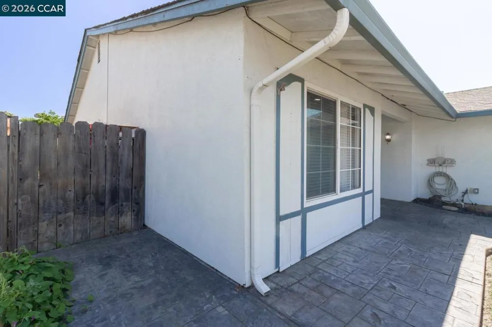 130 Jennifer Ln Vacaville, CA 95687