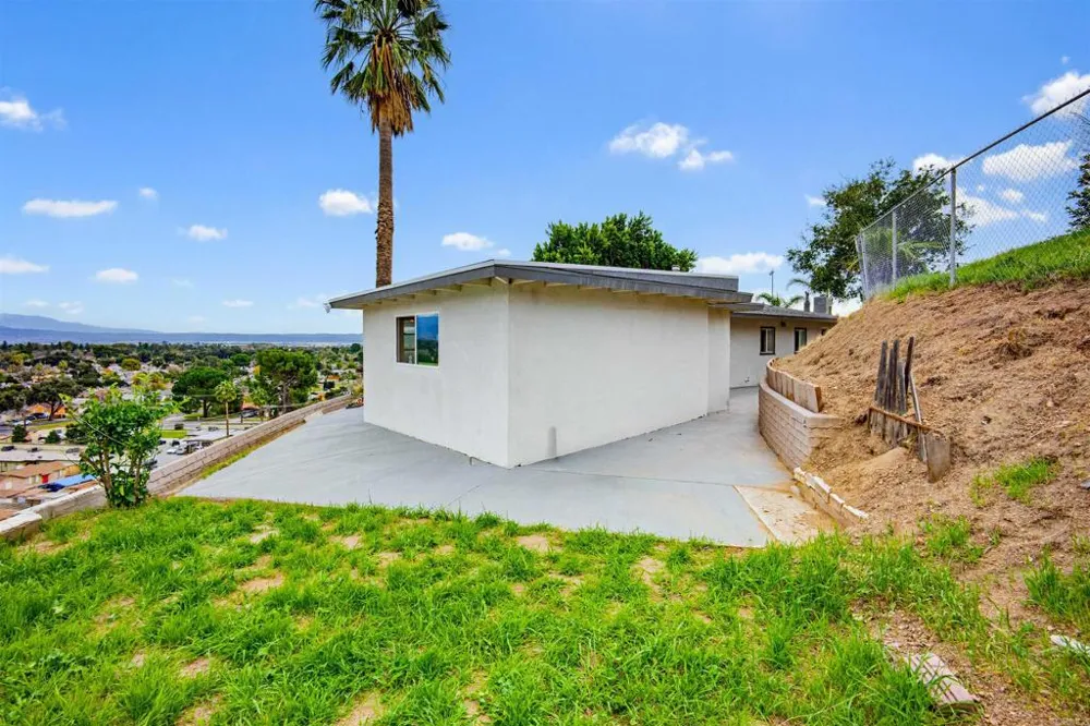 304 Edgerton Drive San Bernardino, CA 92405
