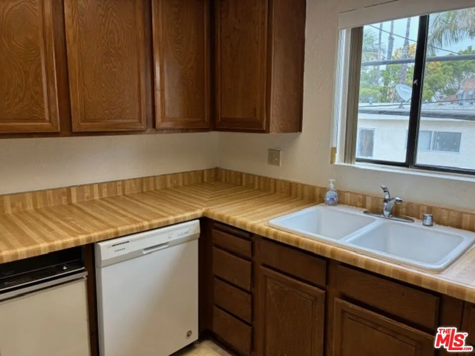 1041 2nd Street #5 Santa Monica, CA 90403