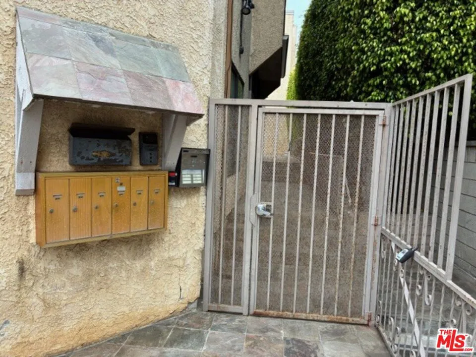 1041 2nd Street #5 Santa Monica, CA 90403