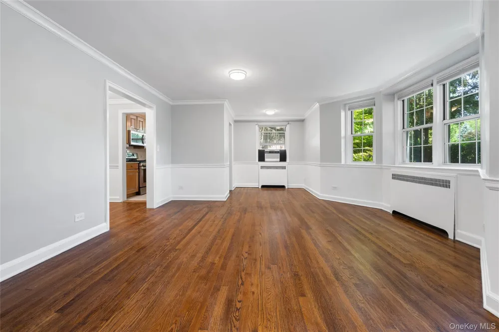 9 Sentry Place #Garden Scarsdale, NY 10583