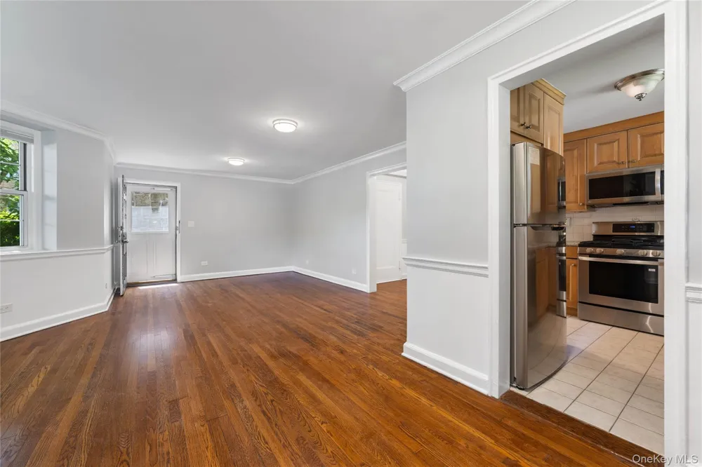 9 Sentry Place #Garden Scarsdale, NY 10583